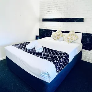Jacaranda Place Motor Motel